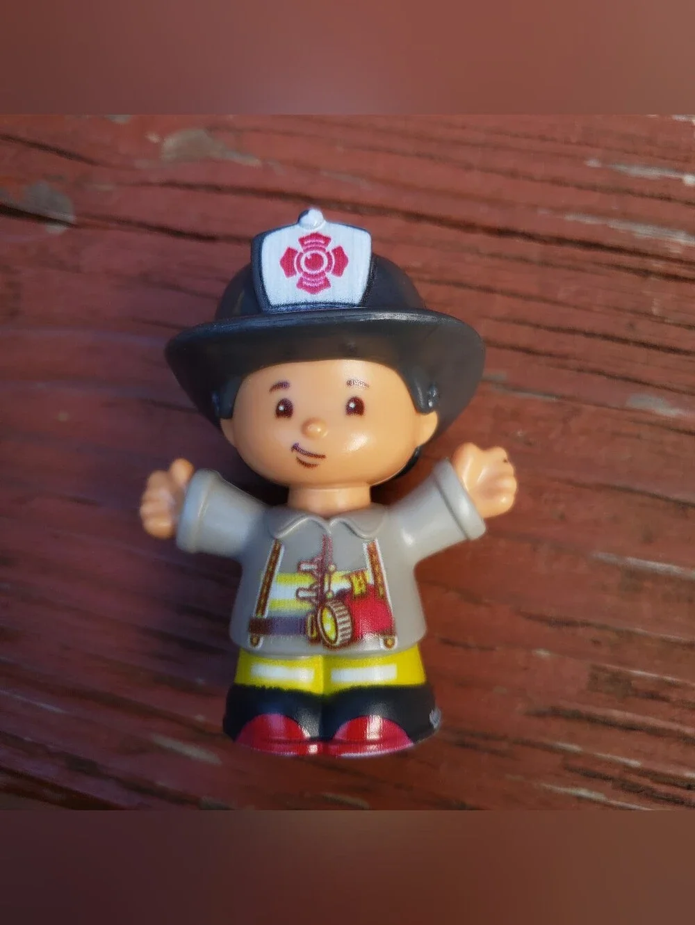 2016 Fisher-Price Little People Fire Truck & Firefighter Figures - Makes Noise
